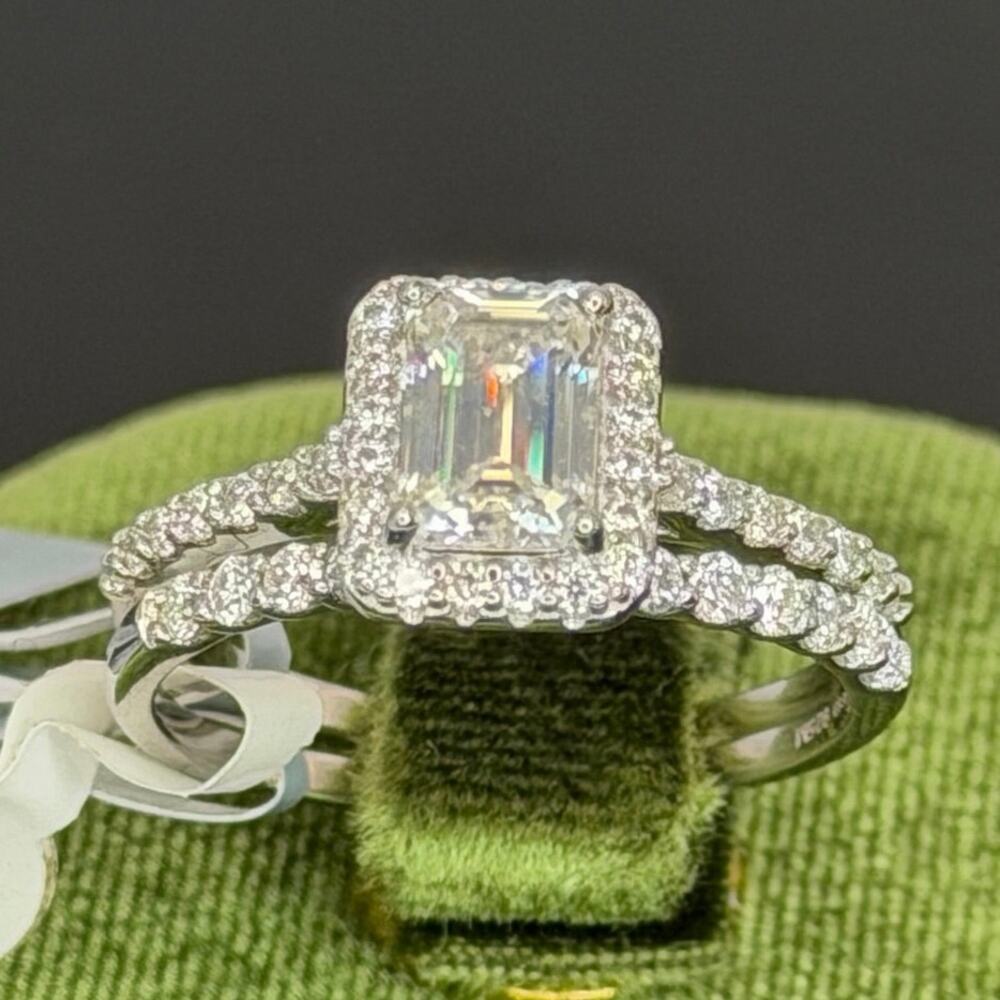 Elegant Emerald Cut Moissanite Engagement Ring Set – 1.42 CT Center – Size 8 NEW